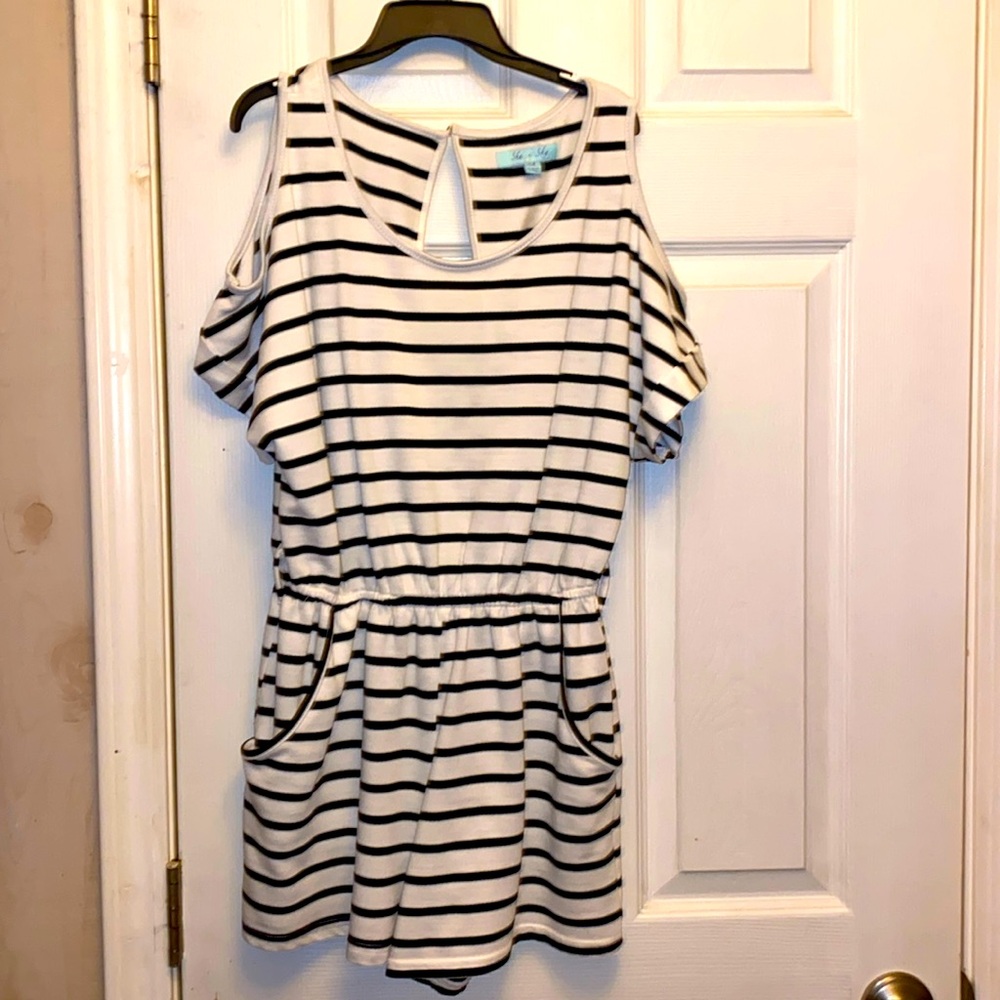 She&Sky size M Short Jumper